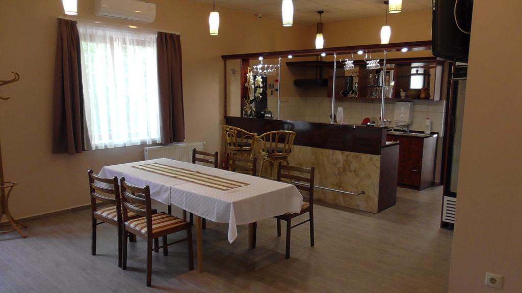 Pilota Panzio Bed & Breakfast Seghedin Exterior foto